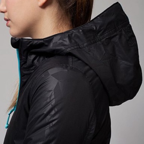 Ivivva reversible lightly insulated jacket - Picture 3 of 10